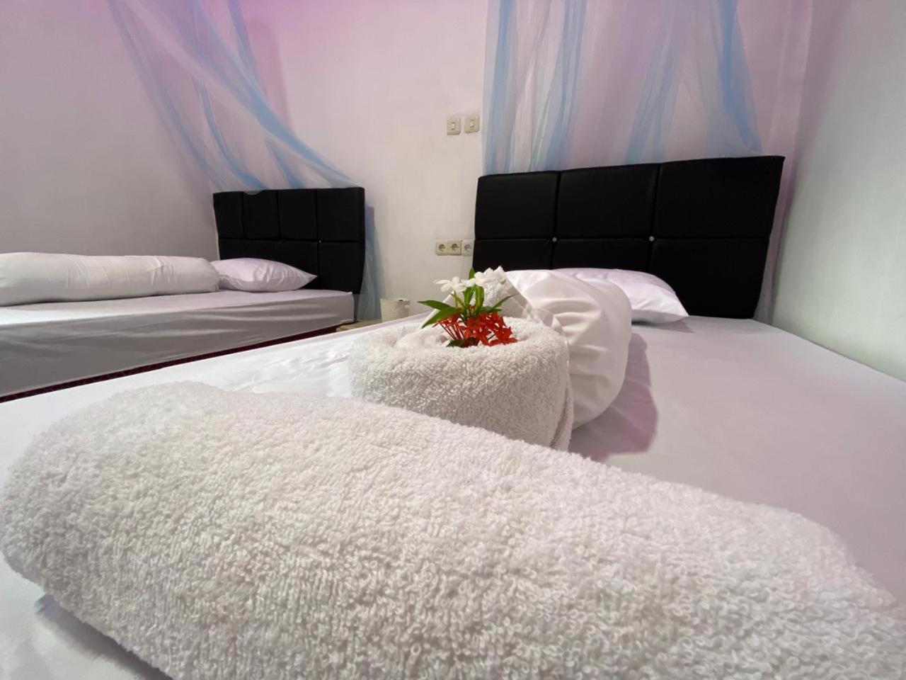 Tangkoko Backpacker Home Stay Rinondoran Dış mekan fotoğraf